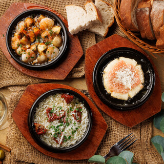 珍しいアヒージョも絶品♪