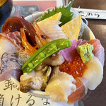 たから - 友人の海鮮丼も豪華〜✨