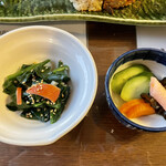 たから - 小鉢とお新香も美味しいです✨