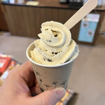 ナステビュウ湯の山 - ソフトクリーム（税込み３００円）のクッキーズバニラ