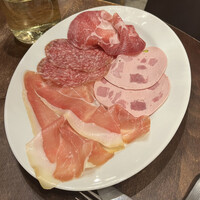 エノテカ ドォーロ 札幌店 - 生ハムとサラミ