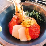 まぐろ神社 伊勢 - 圧巻の海鮮丼
