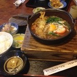 三日月 - デラックス味噌煮込みうどん