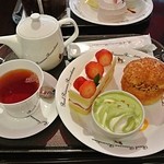 レアル プリンセサ・リカルディーナ 磯上邸 - ケーキセット（紅茶とケーキ）