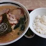 Aji-Q - 南蛮チャーシュー麺定食(このほかに餃子５個)