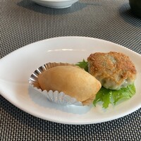 中国飯店 琥珀宮 - 点心5種のうち最初の2種