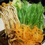 Shabu Shabu Sukiyaki Don Tei - 野菜盛り