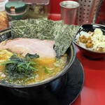 王道家直系 IEKEI TOKYO - 【再訪】ラーメン＋半ライス