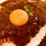 Kareno Esu - ポークカツカレー生卵のっけ