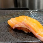 Sushi To Sake Yuukyuu - ちょい呑みセット1650円サーモン