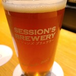 Session's Brewery & Beer Hall - ①十日市Ale(税込690円)
芳醇なモルトの香りとガツンとくるホップの苦みが印象的なやや無骨な味わい。