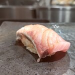 Sushi To Sake Yuukyuu - お得な五貫盛1100円氷見ブリ