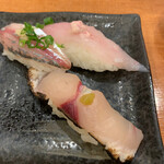 Taishou Zushi - カワハギにアジとスズキだったかな？実はひとつ食べてしまって写メなし。確かカマスか何か…ここね、アジが美味い