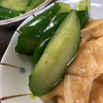 Shiyou Raiken - 最近、白菜と大根とかぶらよく貰うので漬物よく漬けるんだなぁー。このキュウリの漬物はKALDIで人気の漬物の素使いましたよ♪