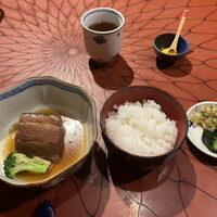 長崎卓袱浜勝 - 豚の角煮とご飯(この直前にハトシが供されましたが写真を撮り損ねました)