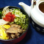 コッコ食堂 - 琉球王朝時代の宮廷料理です。鶏スープでお茶漬けのようにいただきます。