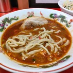 ラーメン鷹の目 - 食感が最高の麺でズルズル入る