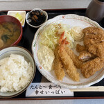 手造りごはんや　いとう  - エビフライとチキンカツの定食　1000円(税込み) ご飯一杯までお代わり無料