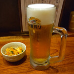 ふくの鳥 - 生ビール中ジョッキ498円とお通し300円(税別)
