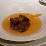 中国飯店 富麗華 - フカヒレとステーキ椎茸の薫り焼き 柚子香る上湯ソース