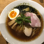 Mensake Isshouan - 生醤油牡蠣仕立て大盛り（¥1,150円）通常サイズは¥1,000円です。牡蠣の旨味が染み込んだスープは美味しいです。年々鶏チャーシューがサイズダウンしてるのは気になるところです。