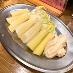 鳥久・若鳥焼 - セロリ　400円　マヨ多め