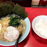 Ipponya - ラーメン＋のり＋半ライス