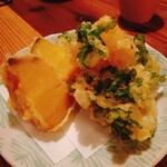 酒呑蕎食〆タグル - サツマイモ、春菊とユリ根のかき揚げ