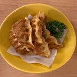 Ajidokoro - 揚げ餃子（5ヶ）＠居酒屋風レストラン味処（2022年5月某日）
