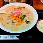 リンガーハット - 長崎ちゃんぽん￥690(麺1.5倍￥50)＆ライス￥140