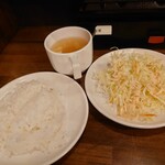 Yappari Suteki - 食べホーのライス・サラダ・スープ