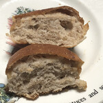 けやき庵 - 麹の香りパン（くるみ)の断面
