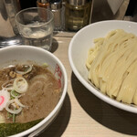 東京アンダーグラウンドラーメン 頑者 - 