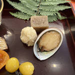 青草窠 - かくれんぼしてるのはアワビ