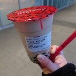 ゴンチャ - ドリンク写真:ブラックミルクティー、パールトッピング、甘さ普通