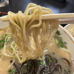 丸真ラーメン - 麺