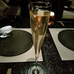 VELROSIER - シャンパンとかも飲みました。私は気に入ったお店では頑張れます