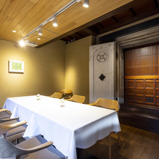 伝統的な町家を活かしたモダンな空間