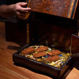 驚きと遊び心に満ちたフルコース