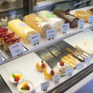 おかしの家 チロル_2