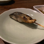 盃爛処 - 鯖塩の串焼き