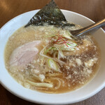 手打らーめん まるち - こってり醤油ラーメン　にんにく強めです