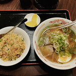 林翔 - 醤油ラーメンと炒飯セット 750円