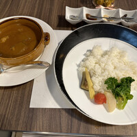 ポム・ダダン - 