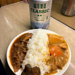 Taipei International Airport VIP Lounge - 2019/12/29 魯肉飯とカレーのあいがけ