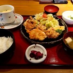 おおいり - ハーブ鶏唐揚定食