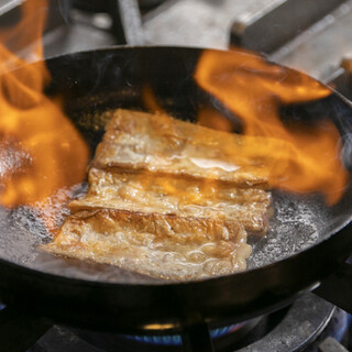 丁寧に手作りされた心尽くしの料理に舌鼓