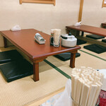 銀シャリ en - 座敷席とテーブル席ありますヨォ