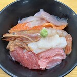 Shiogama Suisambutsunakaoroshiichiba - マイ海鮮丼