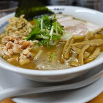 中華そば 半ざわ - 茶色いスープ